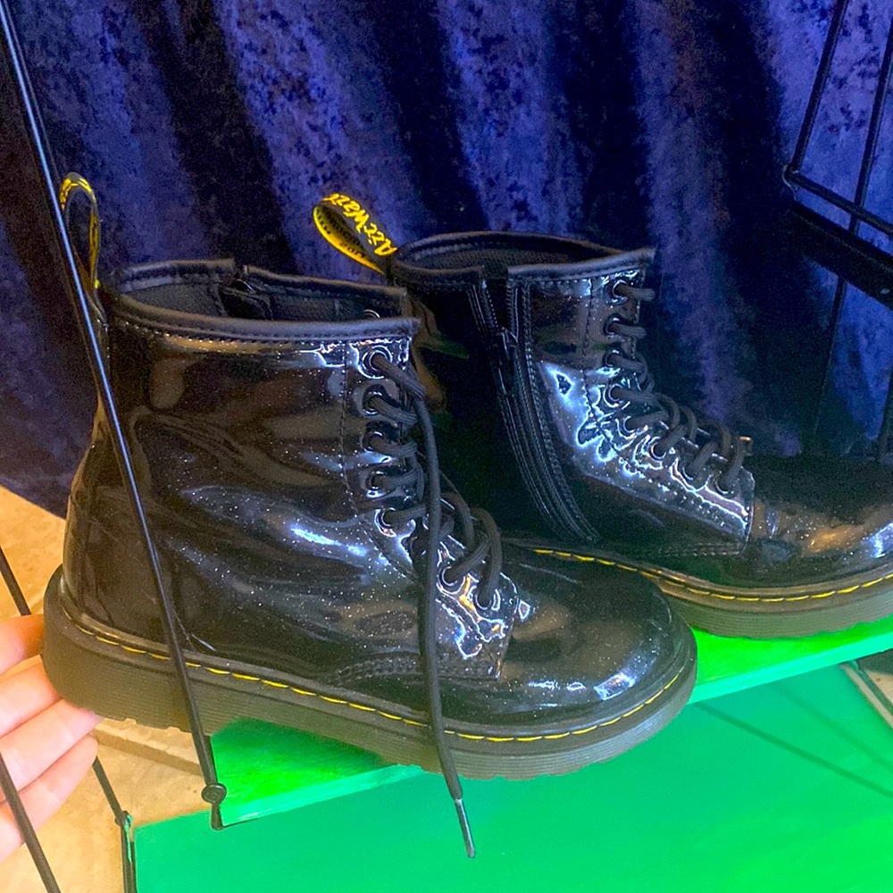 Dr. Marten boots “1460 Glitter J” US 3 (msp$90)  Junior size US 3